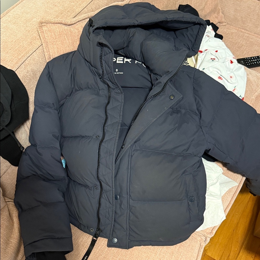 Aritzia super puff size small